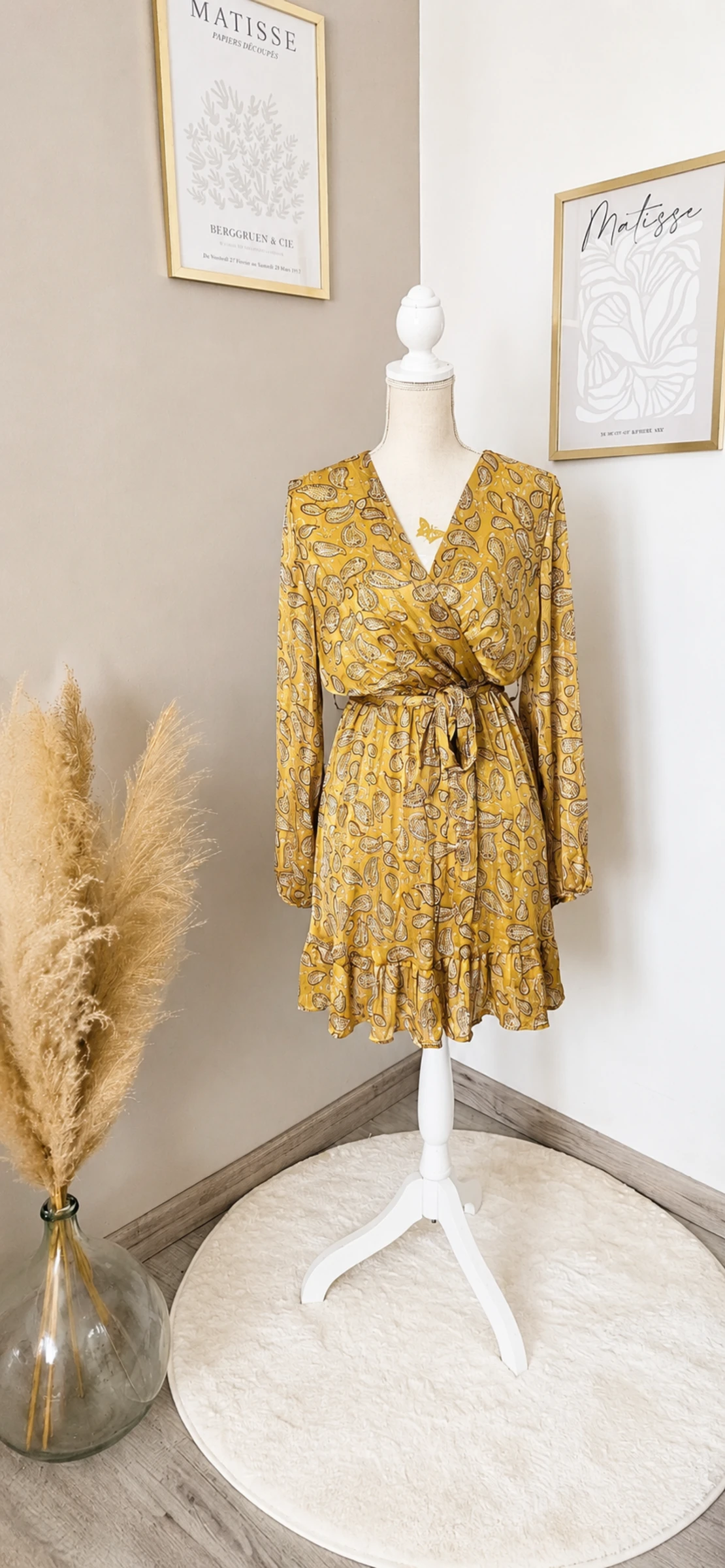 Jolie robe courte mourtarde motif cashmerie taille S-M